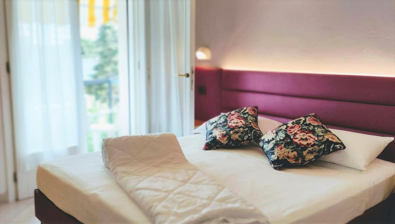 Hotel Villa Platani 리치오네 외부 사진