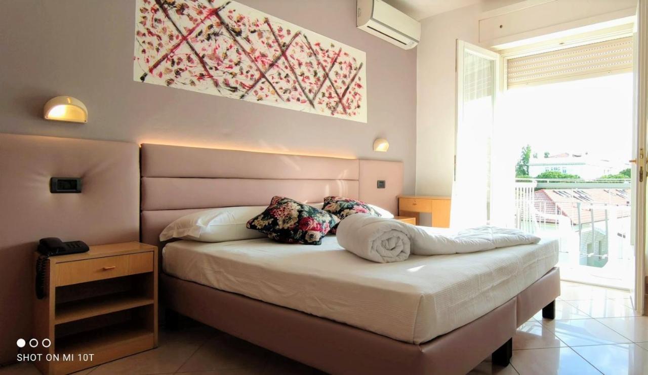 Hotel Villa Platani 리치오네 외부 사진