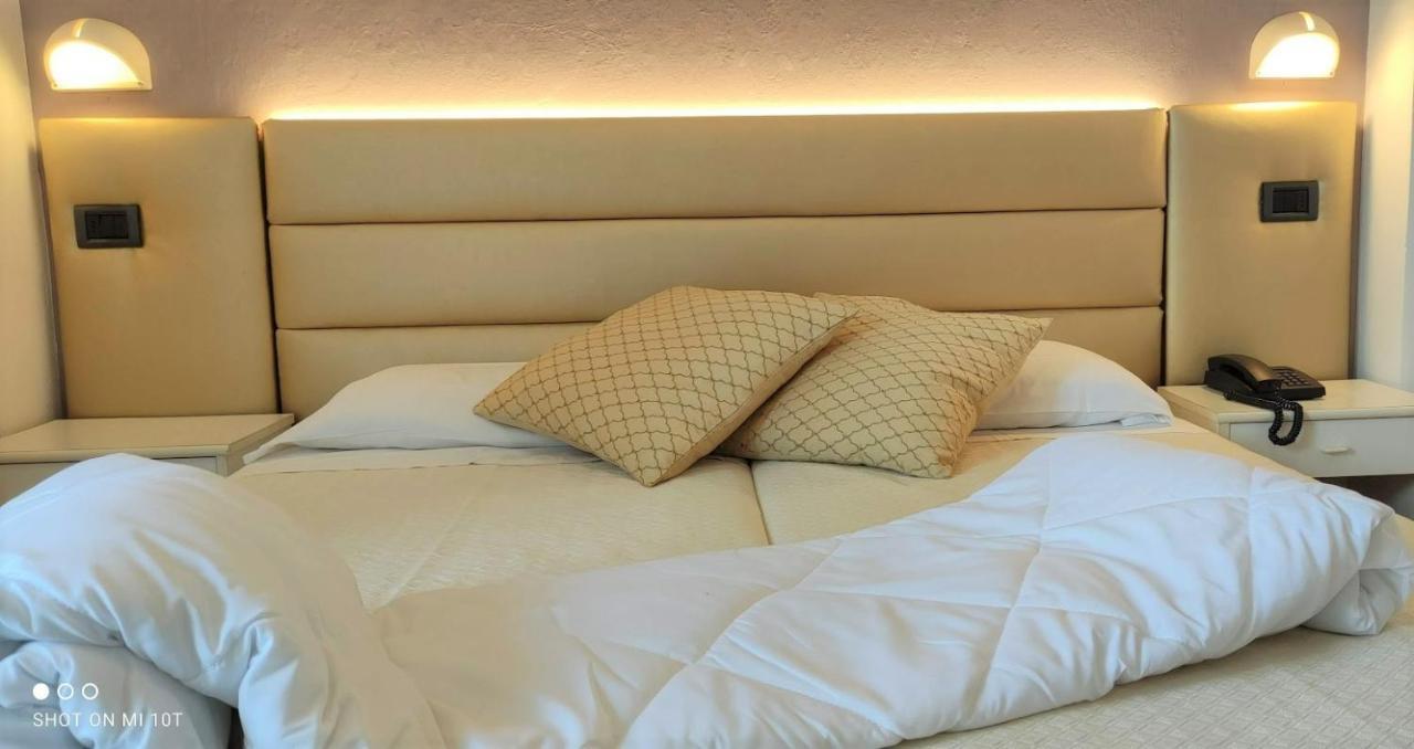 Hotel Villa Platani 리치오네 외부 사진