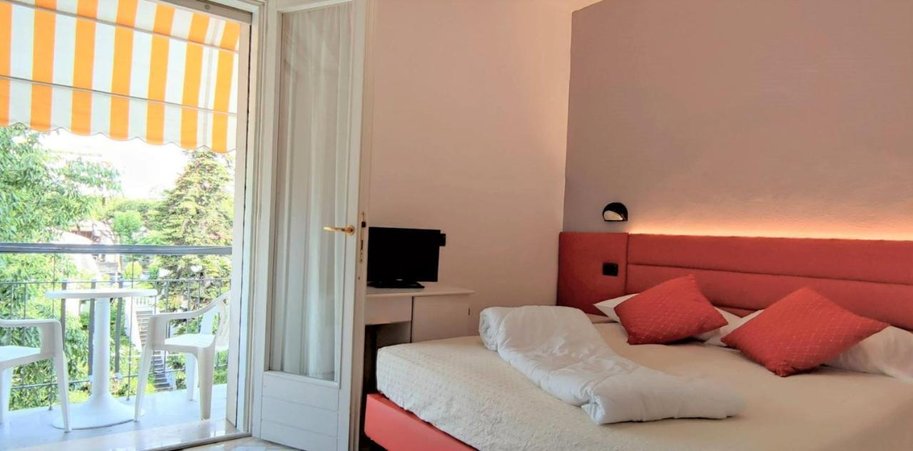 Hotel Villa Platani 리치오네 외부 사진
