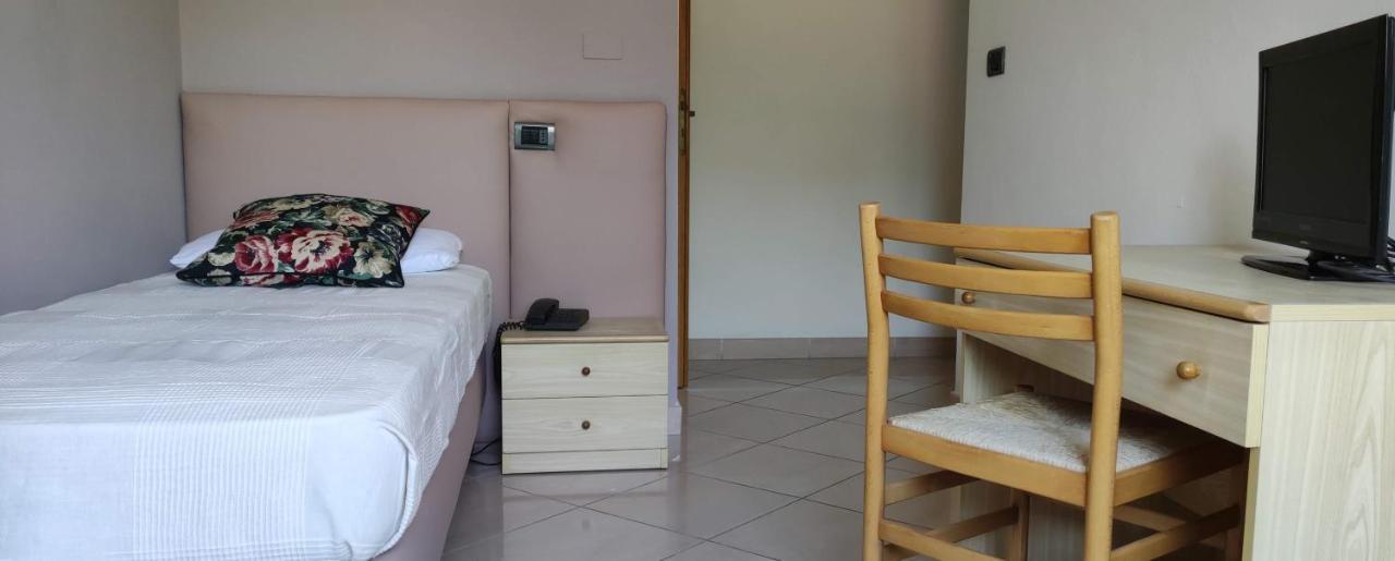 Hotel Villa Platani 리치오네 외부 사진